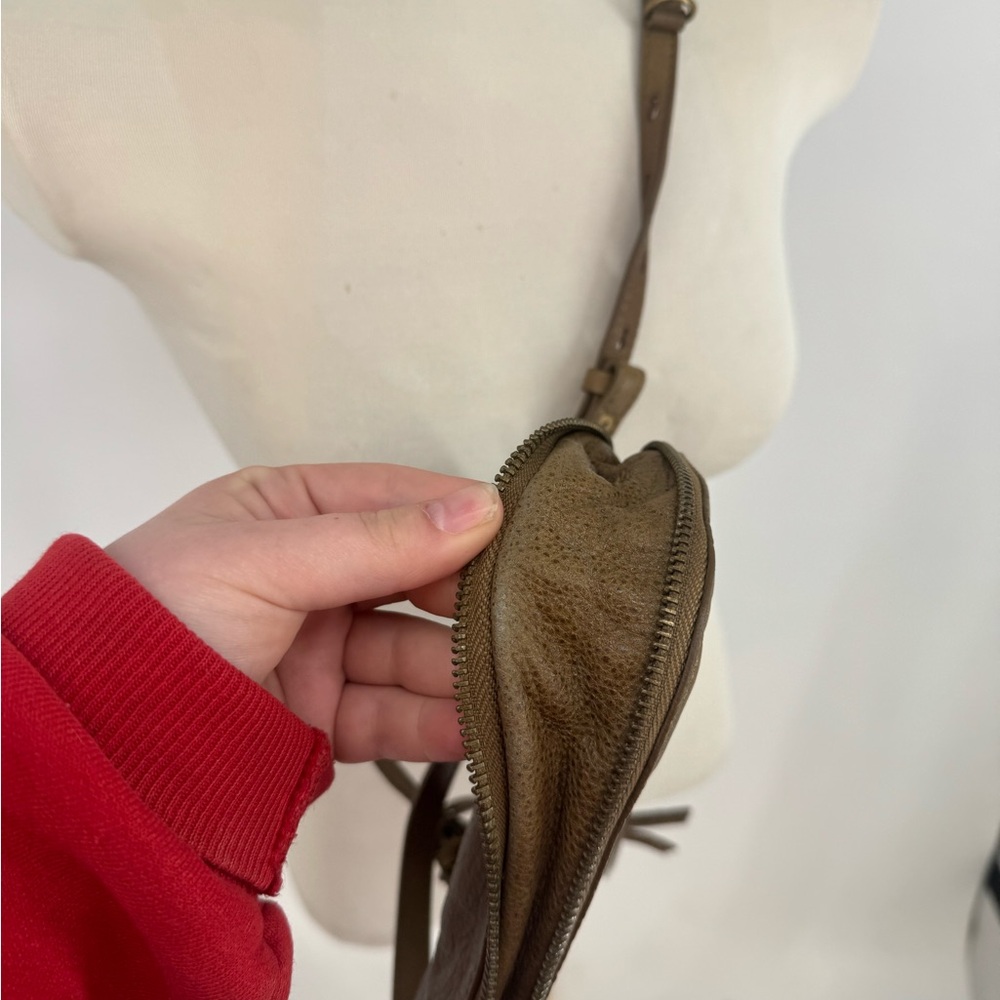 WE THE FREE FREE PEOPLE Leather Wyatt Travel Small Wallet Boho Crossbody - Picture 4 of 5